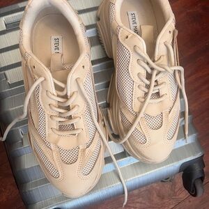 Steve Madden Light Tan Sneakers